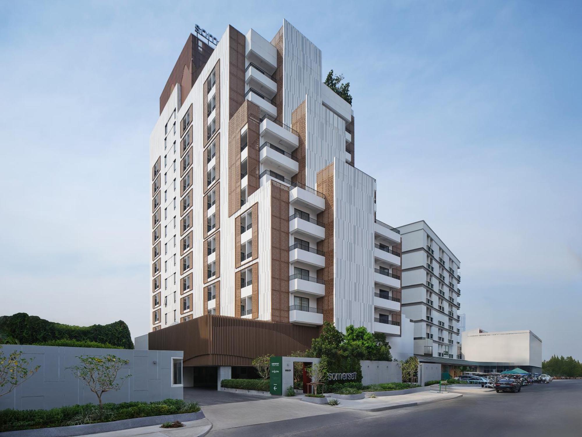 Somerset Sukhumvit 71 Бангкок Екстер'єр фото